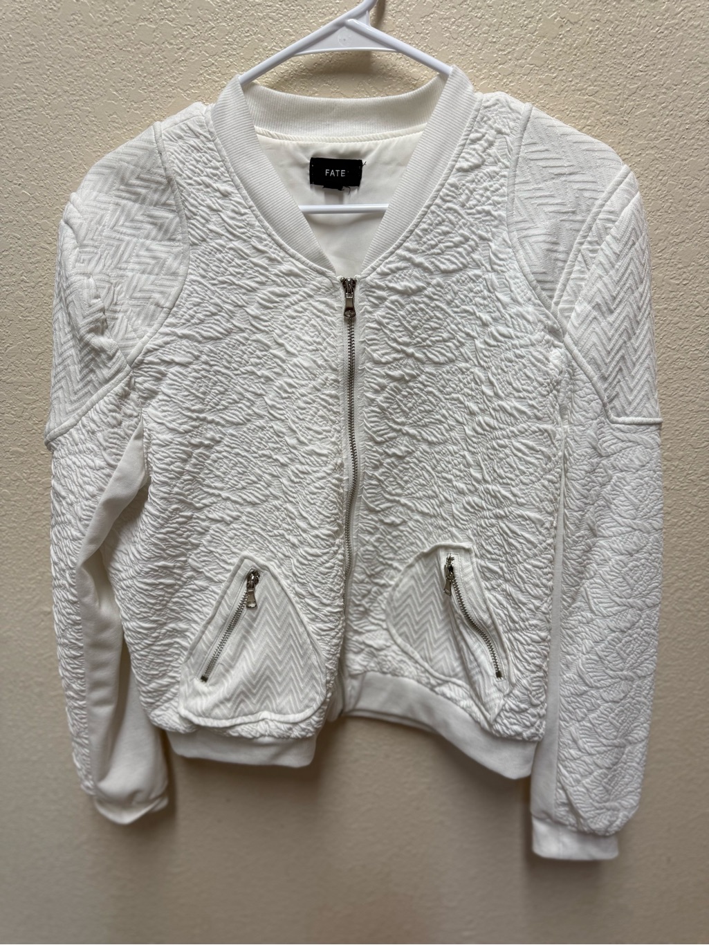 Womens White Fate Textured Zipper Bomber Jacket In A Size Xl